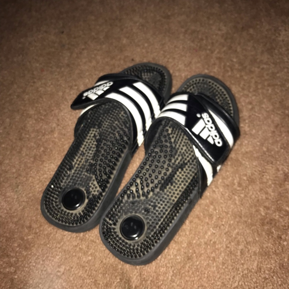 ADIDAS SLIDES (old fashioned strap)